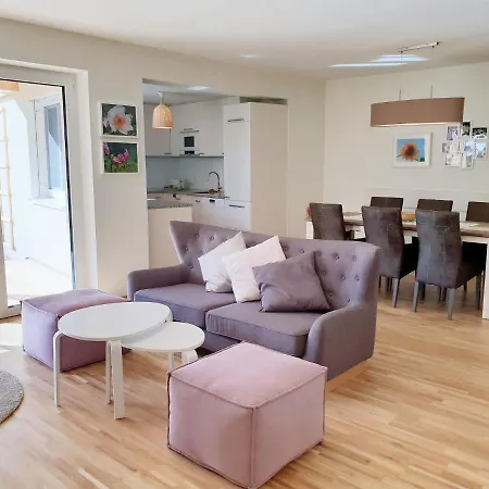 Daire Modern In With Garden *